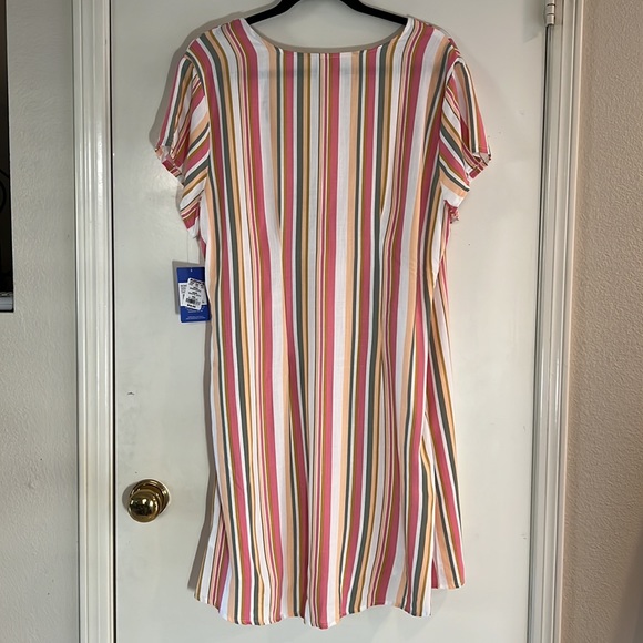 Hurley wrap dress. NWT - Picture 9 of 10